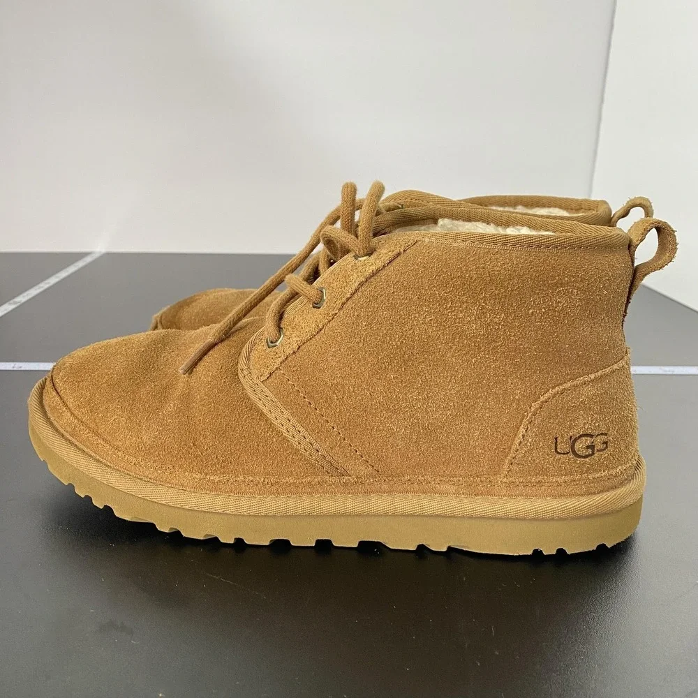 UGG Neumel Boots Mens Size 7 Brown Suede Chukka Sheepskin Lined‎ Casual 3236